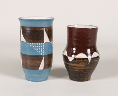 Lot 472 - Twee vazen met abstracte decors, Frans Tuinstra