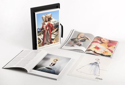 Lot 261 - Viktor & Rolf - Fashion Artists 25 Years + C-Print (10 exemplaren)