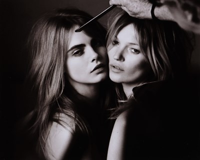 Lot 103 - Mario TESTINO (1954) - Kate Moss & Cara Delevingne Burberry 2014