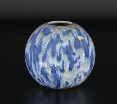 Lot 113 - Vaas met lusterglazuur, Petrus Regout.