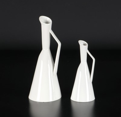 Lot 110 - Twee designkaraffen, Edmond Bellefroid, Mosa Maastricht.