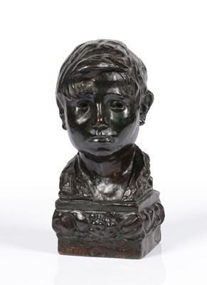 Lot 604 - Bronzen kinderbuste ‘Rome’ - Charles Vos.
