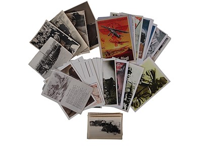 Lot 226 - WO II - Derde Rijk - Lot met originele foto en propaganda kaarten in Facsimile