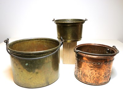 Lot 30 - Drie koperen akers