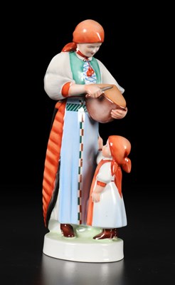 Lot 127 - Sculptuur van een vrouw met kind, Zsolnay, Pécs.