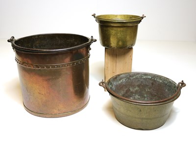 Lot 51 - Drie koperen akers