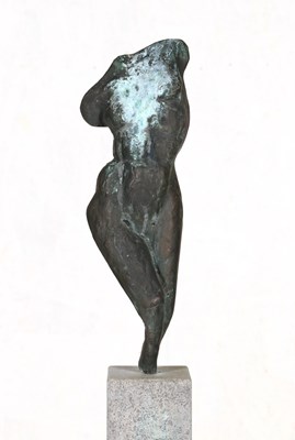 Lot 261 - Bronzen Staande vrouwelijke figuur