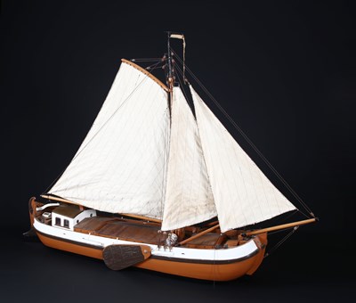 Lot 58 - Fraai handgemaakt houten model van een ‘Hasselter Turf Aak’