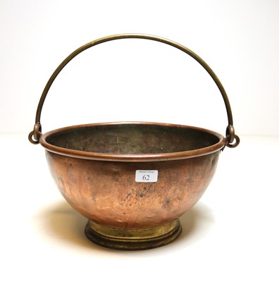 Lot 62 - Grote antieke roodkoperen hengselpan. 19e eeuws