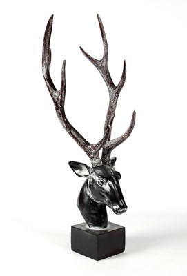 Lot 537 - Hertenkop op sokkel