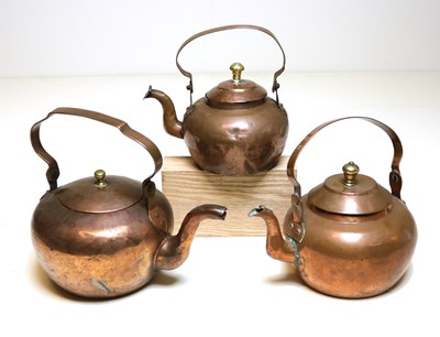 Lot 69 - Drie antieke roodkoperen ‘appél’ ketels. Rond 1860.