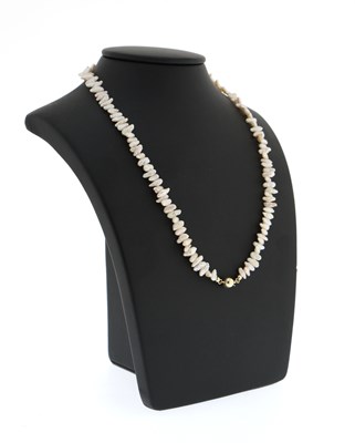 Lot 8 - Parelcollier met gouden slot