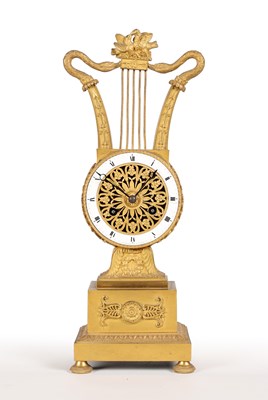 Lot 603 - Franse Charles X lierpendule met vrijslinger, ca. 1830