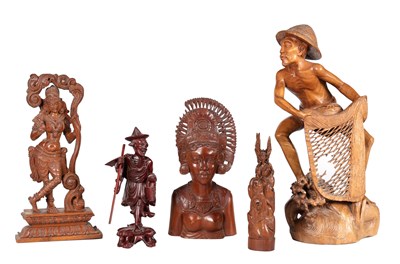 Lot 79 - Vijf diverse Aziatische houten sculpturen