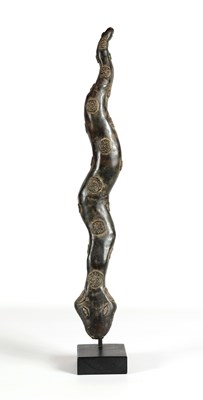 Lot 581 - Bronzen sculptuur van een cobra op sokkel