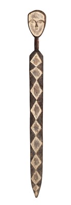 Lot 283 - Houten staander