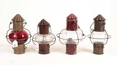 Lot 94 - Vier antieke 360° scheepslantaarns