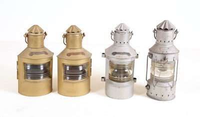 Lot 95 - Vier antieke scheepslantaarns.