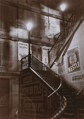 Lot 42 - BRASSAÏ (1899-1984) - Les escaliers de Paris, 1934