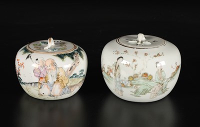 Lot 547 - Twee Chinese Famille Verte Dekselpotten