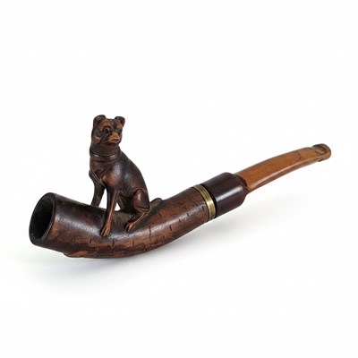 Lot 13 - Houten pijp met gesneden hondenfiguur