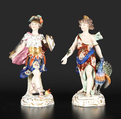 Lot 579 - Paar porseleinen figuren met mythologische personages
