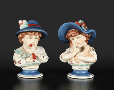 Lot 268 - Meissen - Twee porseleinen borstbeelden van kinderen