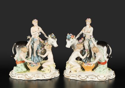 Lot 574 - Meissen - Paar figurale porseleinen groepen met nimfen en paard