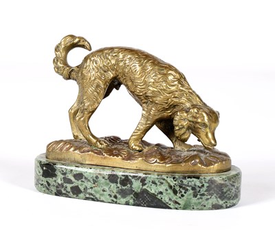 Lot 559 - Bronzen sculptuur van een Jachthond