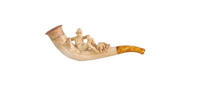 Lot 45 - Meerschuimen tabakspijp met een voorstelling van een zittende jongen met hond