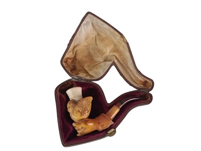Lot 69 - Meerschuimen pijp met een Engel