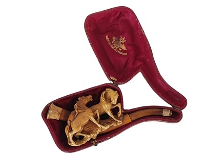 Lot 74 - Meerschuimen pijp met 2 paarden