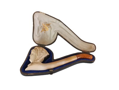Lot 83 - Meerschuimen pijp met vrouwenkop met hoofddoek