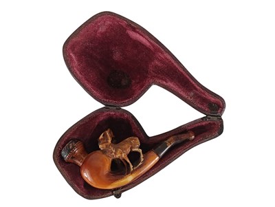 Lot 84 - Meerschuimen pijp met hert en gewei