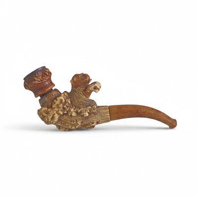 Lot 158 - Meerschuimen pijp met hond in hoogreliëf