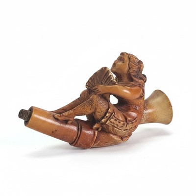 Lot 138 - Meerschuim pijp met zittende vrouw met waaier