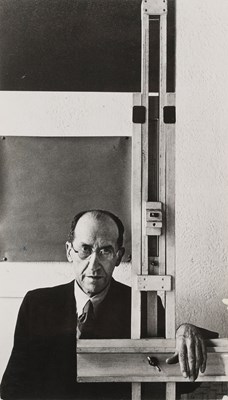 Lot 43 - Arnold NEWMAN (1918–2006) - Piet Mondriaan 1942
