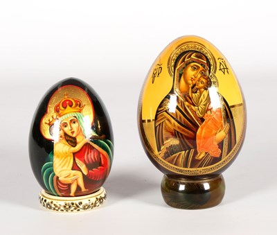 Lot 78 - Set van twee orthodoxe iconen paas eieren