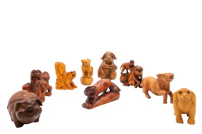 Lot 181 - Japan - 10 diverse Houtgesneden "Netsuke's"