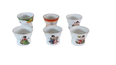 Lot 193 - China - 4 Porseleinen eiderdoppen met "verborgen" erotische voorstelling