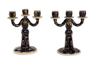 Lot 310 - Royal Dux - 2 Porseleinen kandelaars