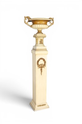 Lot 709 - Italian jardinière on stand