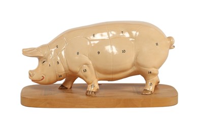 Lot 317 - Goebel - Porseleinen slagerijbeeld van een varken