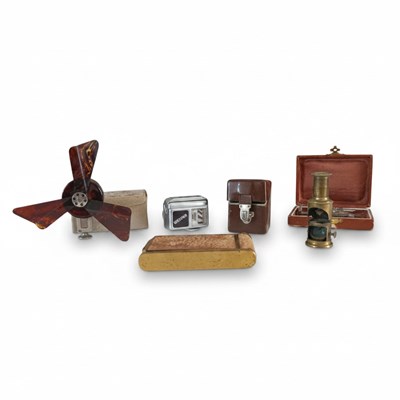 Lot 306 - Object de Vitrine - Lot met 5 diverse curieuze objecten