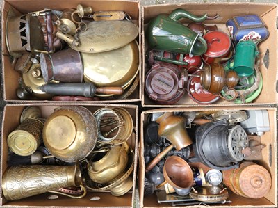 Lot 408 - Koop diversen antiek koperwerk in 4 dozen