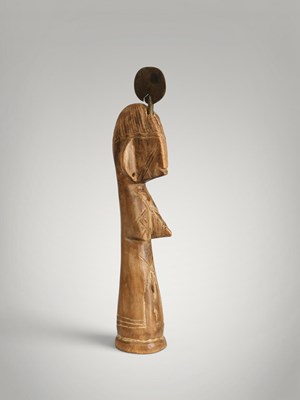 Lot 156 - Mossi fertility doll with hairpin.