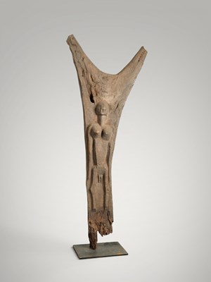 Lot 86 - Dogon toguna post with female figure.