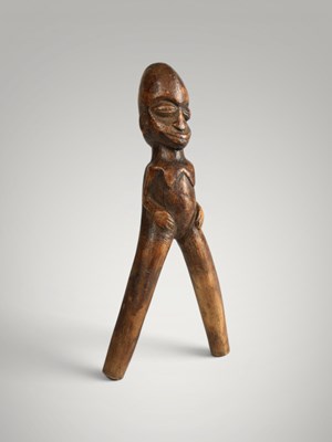 Lot 199 - Baoule catapult and amulet.