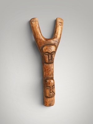 Lot 224 - Baoule catapult and amulet.