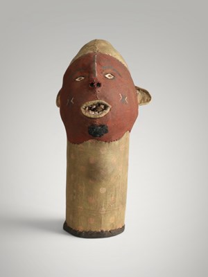 Lot 24 - Bwende Niombo ancestor head.